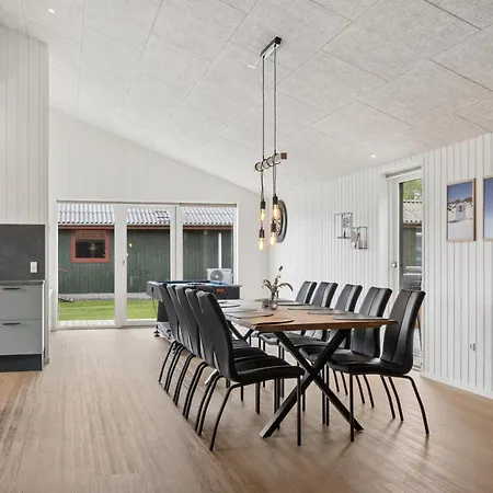 Newly Renovated Near The Water